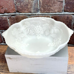 Vintage Anchor Hocking White Milk Glass Grapes Leaves 10" Serving Bowl MCM‎